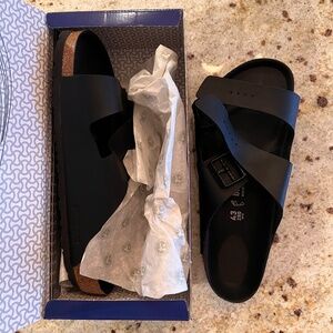 Men’s Birkenstocks size 10 (43)